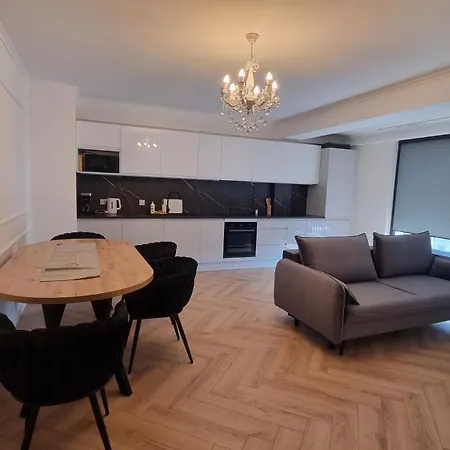 Uroczy 2 * Legnica